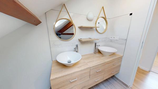 Appartement 4 pièces de 90 m2 carrez (145m2 utiles) au Dernier Etage - Seyssinet Pariset