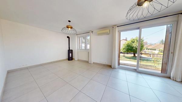 Appartement 4 pièces de 90 m2 carrez (145m2 utiles) au Dernier Etage - Seyssinet Pariset
