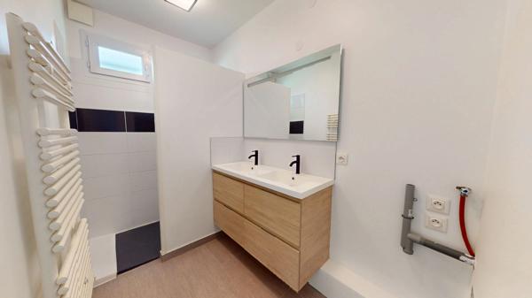 Appartement 4 pièces de 90 m2 carrez (145m2 utiles) au Dernier Etage - Seyssinet Pariset