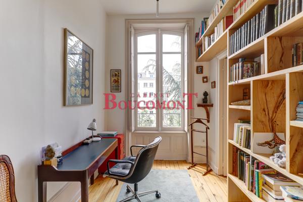 Appartement 9 pièce(s) 6 chambre(s) 236 m²