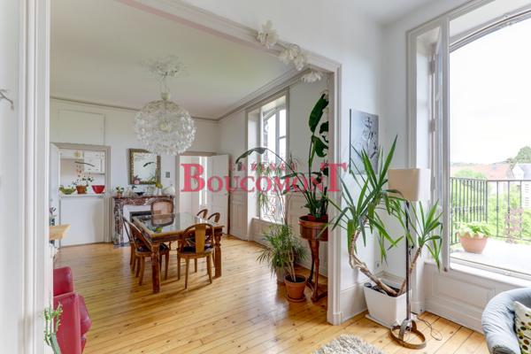 Appartement 9 pièce(s) 6 chambre(s) 236 m²