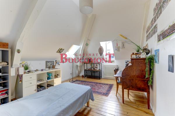 Appartement 9 pièce(s) 6 chambre(s) 236 m²