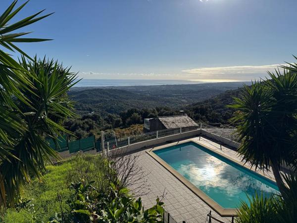 Villa de caractère  171 m²  5 chambres, dépendance, piscine  Magnifique vue mer ? Calme absolu