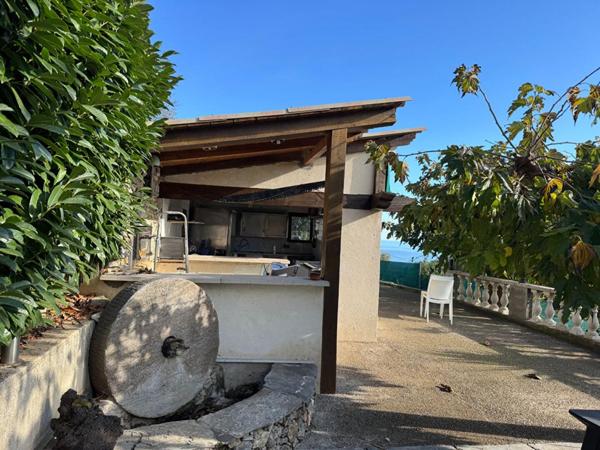 Villa de caractère  171 m²  5 chambres, dépendance, piscine  Magnifique vue mer ? Calme absolu