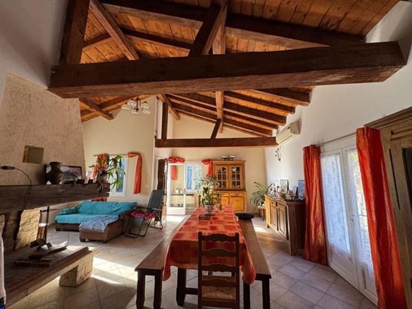 Villa de caractère  171 m²  5 chambres, dépendance, piscine  Magnifique vue mer ? Calme absolu