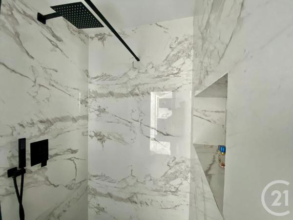 Appartement F2 à vendre  2 pièces - 39 m 2   NICE  - 06