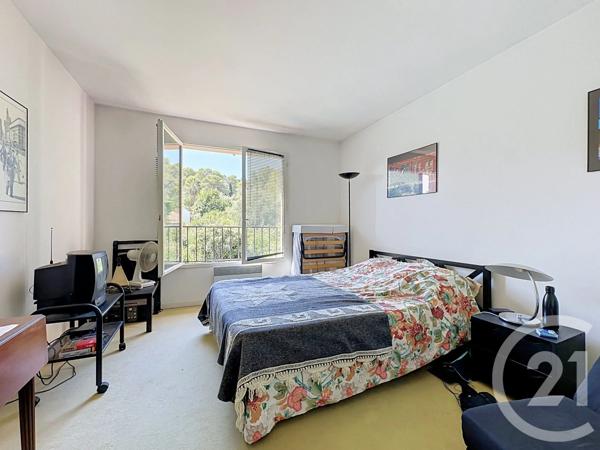 Maison à vendre  4 pièces - 131 m 2   MOUGINS  - 06