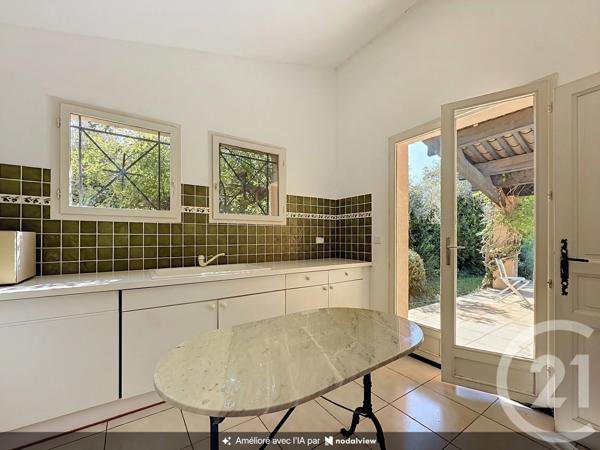 Maison à vendre  4 pièces - 131 m 2   MOUGINS  - 06