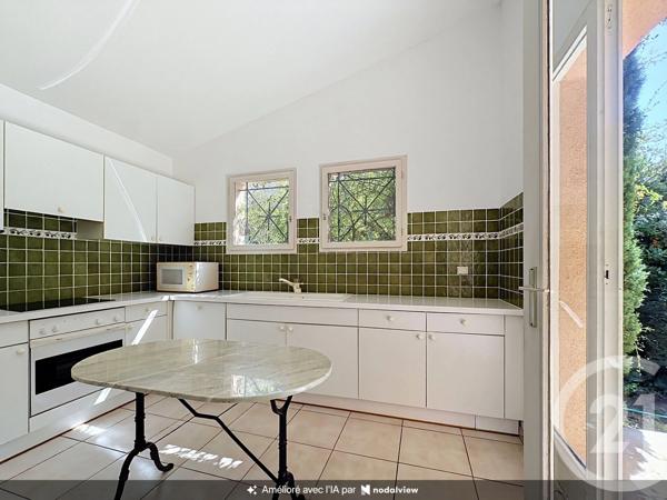 Maison à vendre  4 pièces - 131 m 2   MOUGINS  - 06