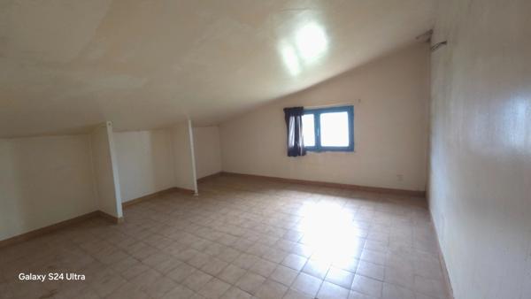 Rare ! Grande villa avec jardin arboré au calme à Coursan 160 m2 environ