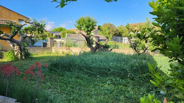 Rare ! Grande villa avec jardin arboré au calme à Coursan 160 m2 environ