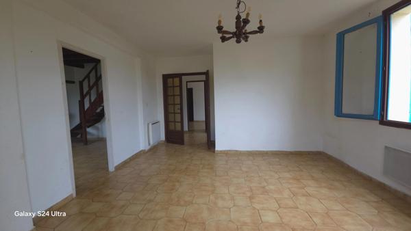 Rare ! Grande villa avec jardin arboré au calme à Coursan 160 m2 environ
