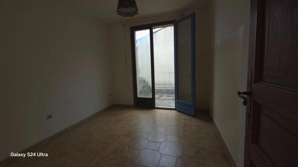 Rare ! Grande villa avec jardin arboré au calme à Coursan 160 m2 environ