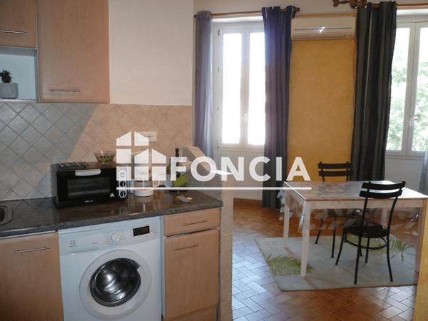 Location Studio meublé 31.71 m² - 14 RUE SAINTE FAMILLE Marseille 13008