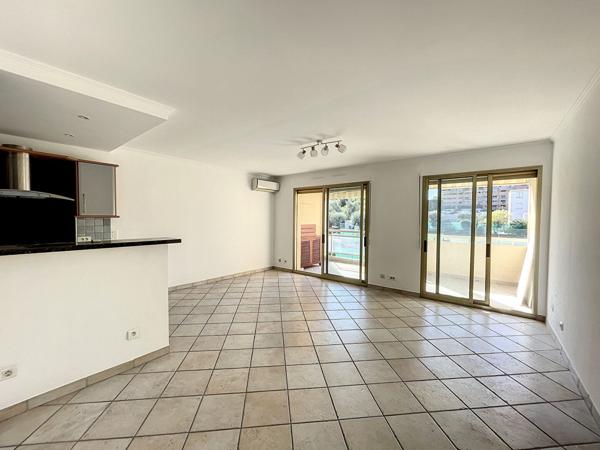 Le Cannet MontJoli - Appartement 3 pièces 63m² - Terrasse sud au calme - piscine - cave