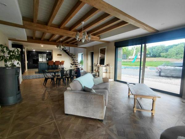 Maison à Fresnay-sur-Sarthe, 72130 - 5 pièces 180m²