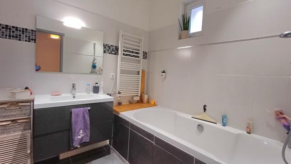 Narbonne (11100) Maison de ville à 10min du centre-ville de NARBONNE.