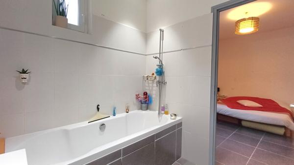 Narbonne (11100) Maison de ville à 10min du centre-ville de NARBONNE.