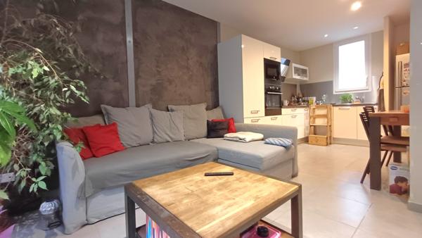 Narbonne (11100) Maison de ville à 10min du centre-ville de NARBONNE.