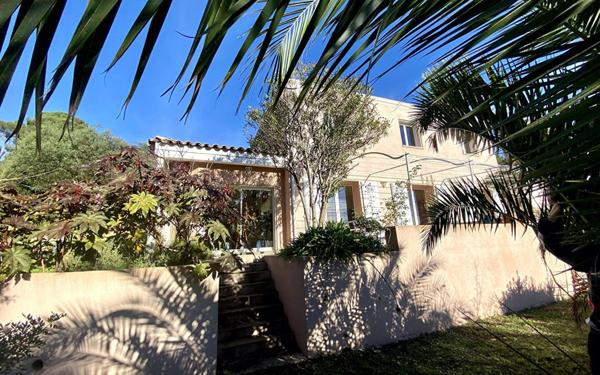 Maison à vendre    5 pièces • 180 m2 La Seyne-sur-Mer