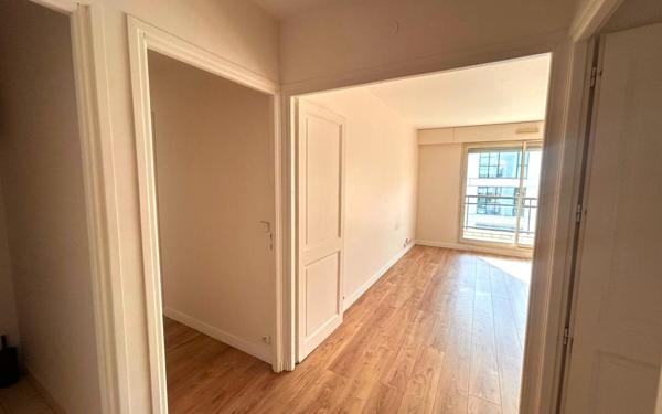 Appartement à louer    3 pièces •  Levallois-Perret
