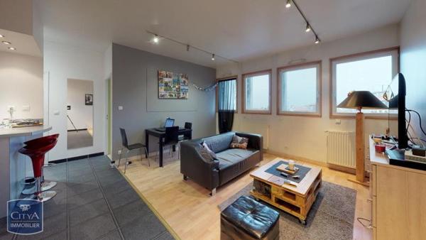 Appartement à louer 2 pièces 56.08m²