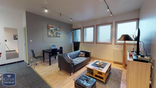 Appartement à louer 2 pièces 56.08m²