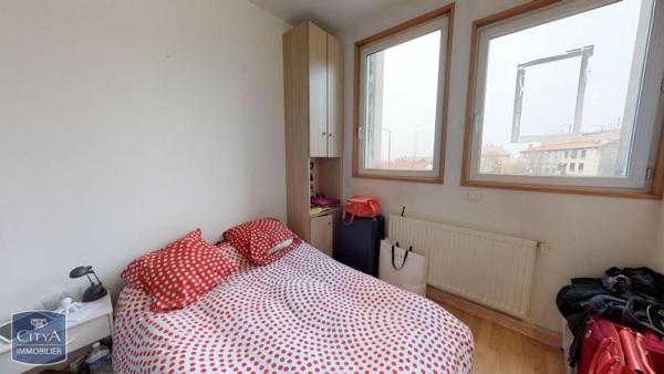 Appartement à louer 2 pièces 56.08m²