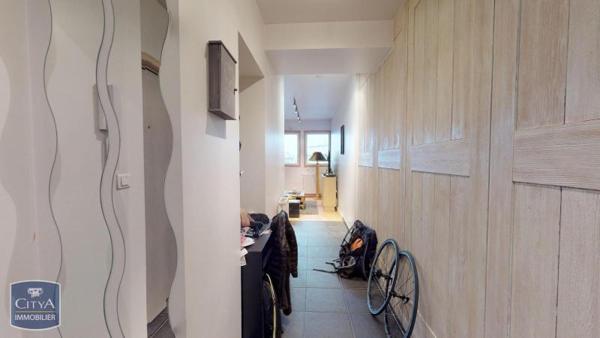 Appartement à louer 2 pièces 56.08m²