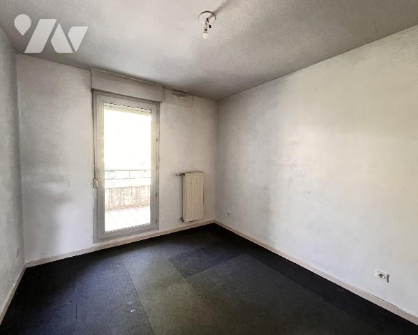 LYON 7ème - proche place Jean Macé - T4 de 88,03 m² avec balcon dans résidence 2000