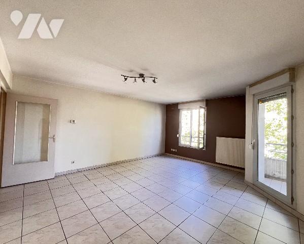 LYON 7ème - proche place Jean Macé - T4 de 88,03 m² avec balcon dans résidence 2000