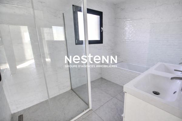 Venissieux-Limite St-Fons: Proche tramways T4 Maison recente RT2012 avec garage et jardin arboré