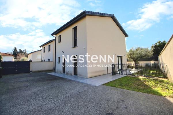 Venissieux-Limite St-Fons: Proche tramways T4 Maison recente RT2012 avec garage et jardin arboré