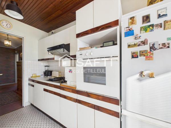 GARCHES - Buzenval appartement 4 pièces 82m2 - Dernier étage vue Paris
