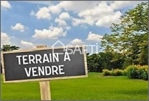 TERRAIN constructible 850M2-  LES ORMES CENTRE