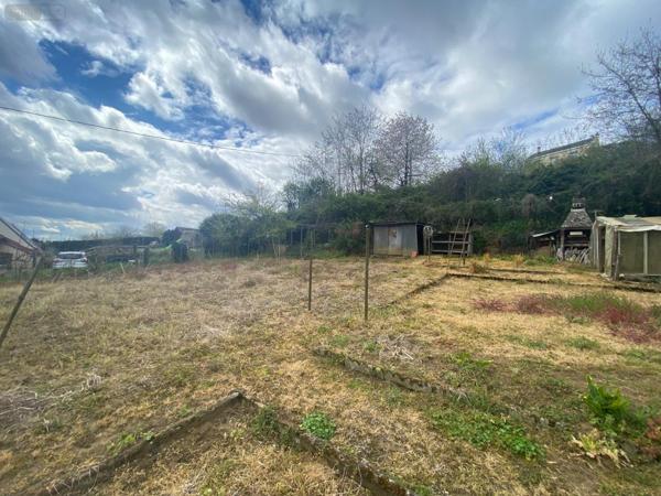 Maison à restaurer à vendre à Yvré-l'Évêque dans la Sarthe (72530), ref : LMY/BO