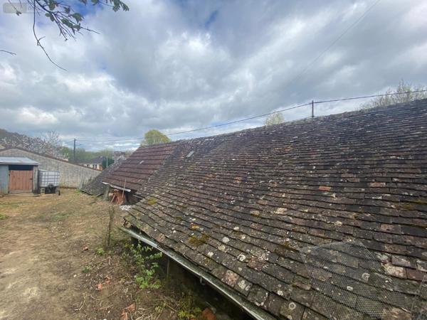 Maison à restaurer à vendre à Yvré-l'Évêque dans la Sarthe (72530), ref : LMY/BO