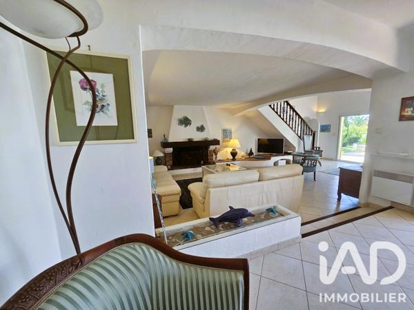 Maison à vendre 6 pièces 173 m² Fréjus