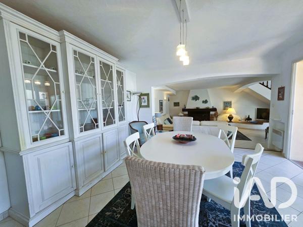 Maison à vendre 6 pièces 173 m² Fréjus