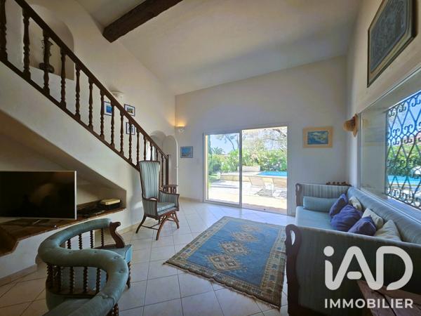 Maison à vendre 6 pièces 173 m² Fréjus