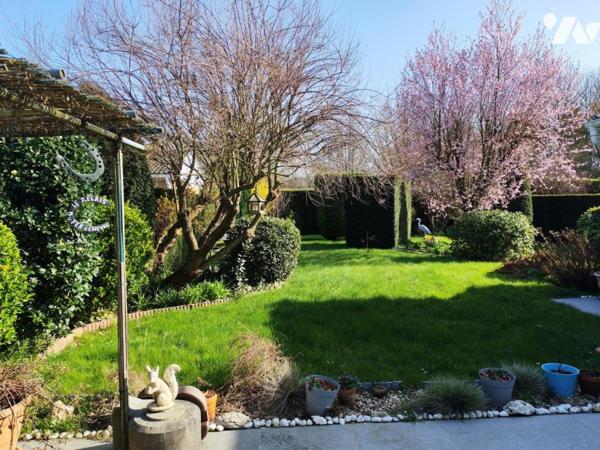 Exclusivité, plain pied semi individuel en excellent état général, 3 chambres, jardin, garage