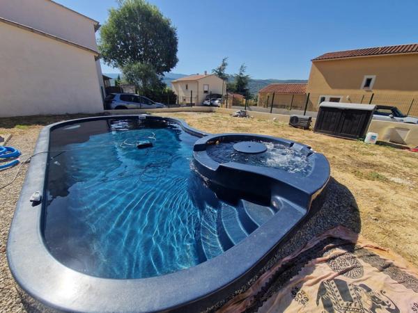 Maison de 130m² sur terrain de 569m² avec piscine