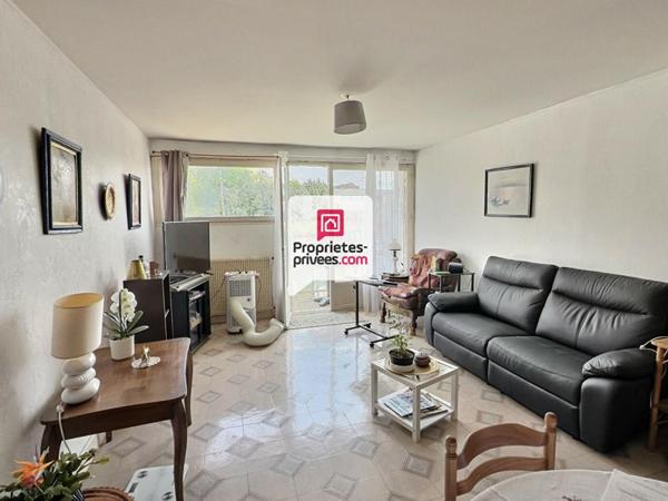 Appartement T4 d'env. 111m2 avec 3 ch., ascenseur et parking couvert dans secteur prisé sur PERIGUEUX (24000)