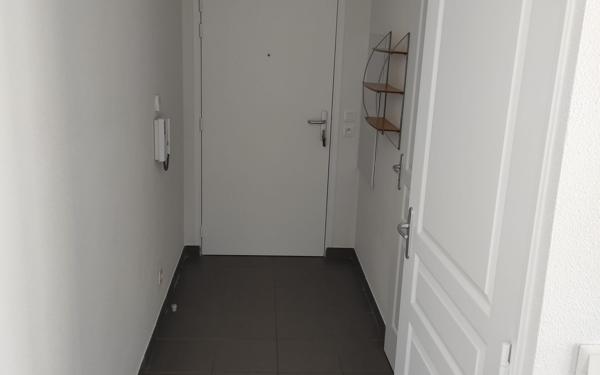 Appartement à louer    1 pièce • 20,11 m2 Saint-Genis-Laval