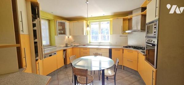 Maison mitoyenne rue calme