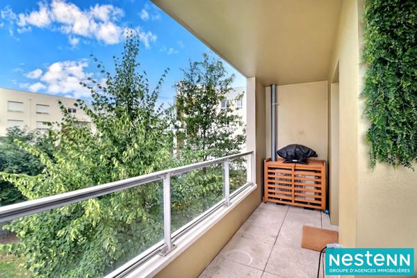 Carré de Soie Vaulx-en-Velin Proche Métro A - Appartement T3 de 60 m², récent, balcon, garage