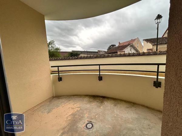 Appartement à louer 2 pièces 47.39m² Saint-Amand-Montrond (18200)