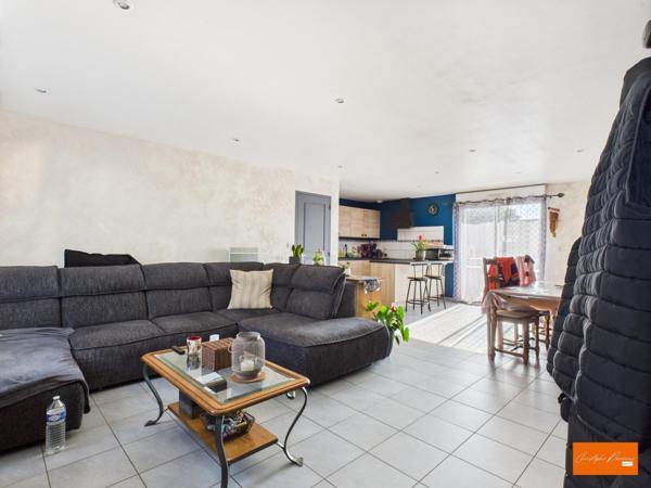 Pavillon de plain-pied tout confort avec piscine – Saint-Fraimbault-de-Prières