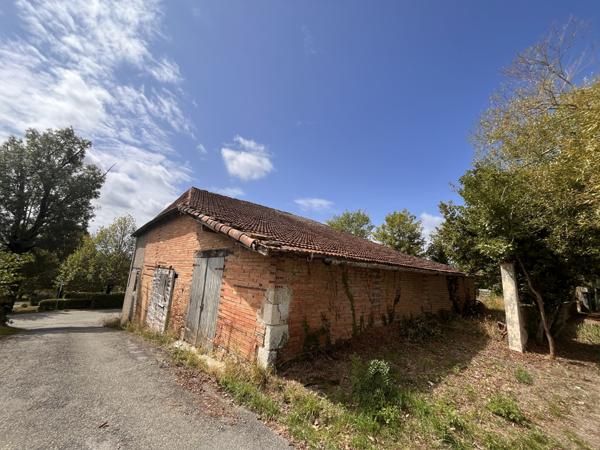 Saint-Cricq (32430) Dépôt Commercial / Grange à Aménager – Idéal Artisan, Entreprise ou Profession Libérale