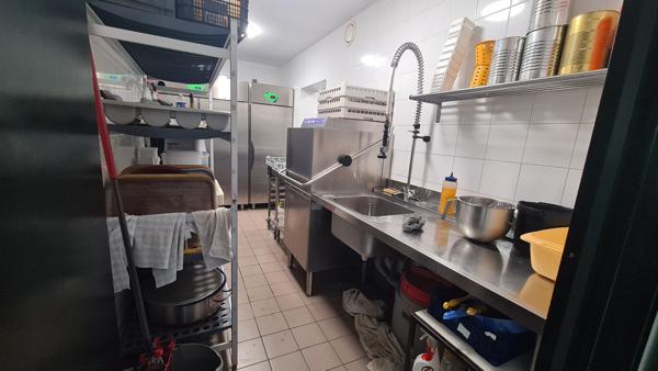 Fonds De Commerce - 200 m²